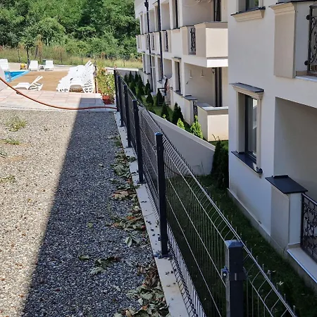 Mb Lux アパート *