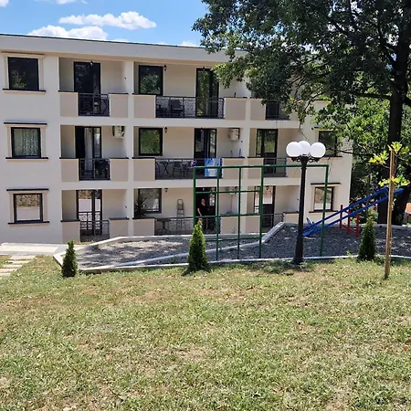 Mb Lux アパート *